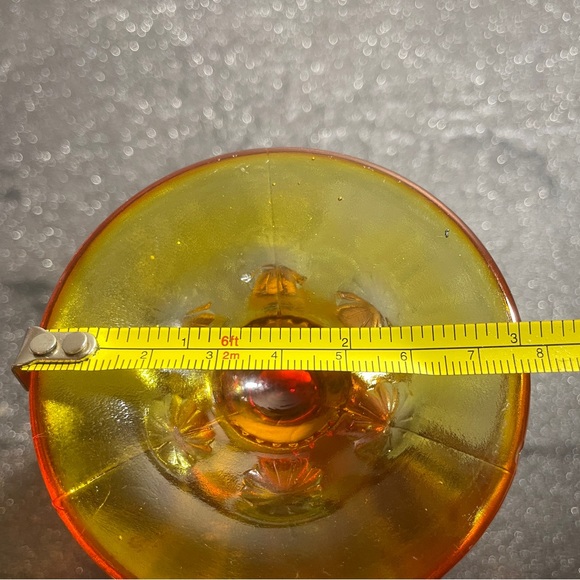 Vintage L.E. Smith Amberina Glass Goblet With A Ruffled Edge - Picture 7 of 7